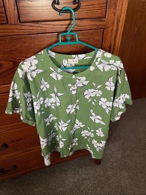Wonderly Green Floral Button-Front Tunic Top